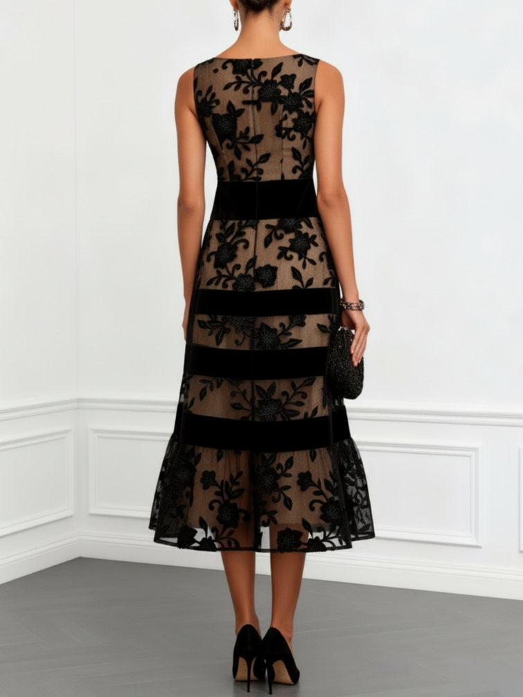 Montserrat™ | Vestido midi negro de malla floral, cuello barco, sin mangas